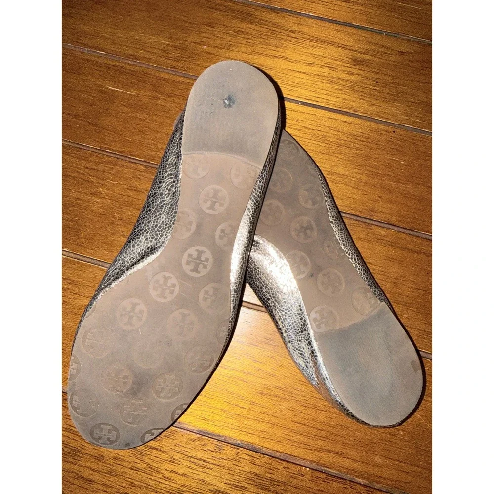 Tory Burch Reva Ballet Flats Silver Metallic Snakeskin Leather Logo Size 10M